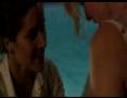Laurel Holloman nue attrap�e par une lesbienne au bord de la piscine 